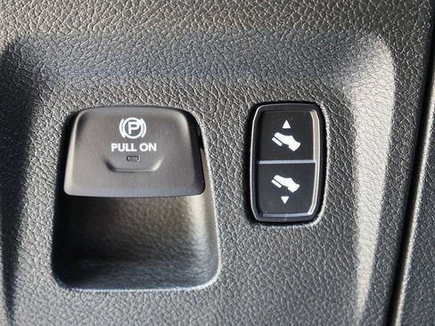 Used 2019 RAM 1500 Limited AWD/4WD image 28