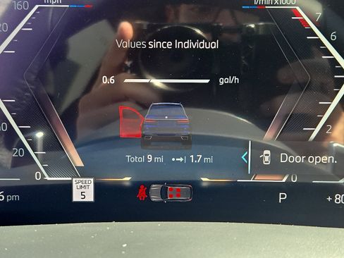 Used 2026 BMW X7 xDrive40i w/ M Sport Package image 9