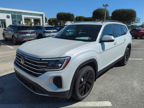 New 2026 Volkswagen Atlas SE image 10