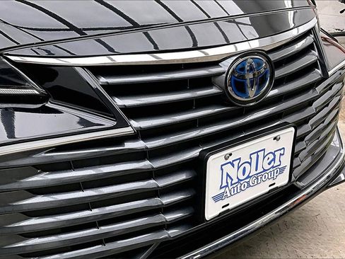 Used 2022 Toyota Avalon Limited image 28