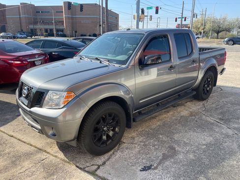Used 2018 Nissan Frontier SV w/ Value Truck Package image 2
