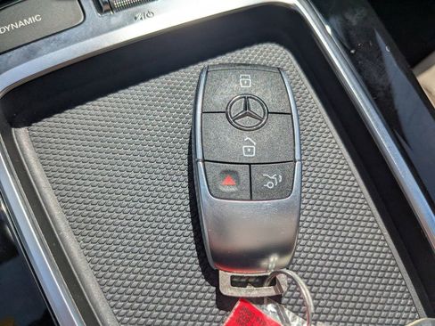 Used 2025 Mercedes-Benz CLA 250 4MATIC image 25