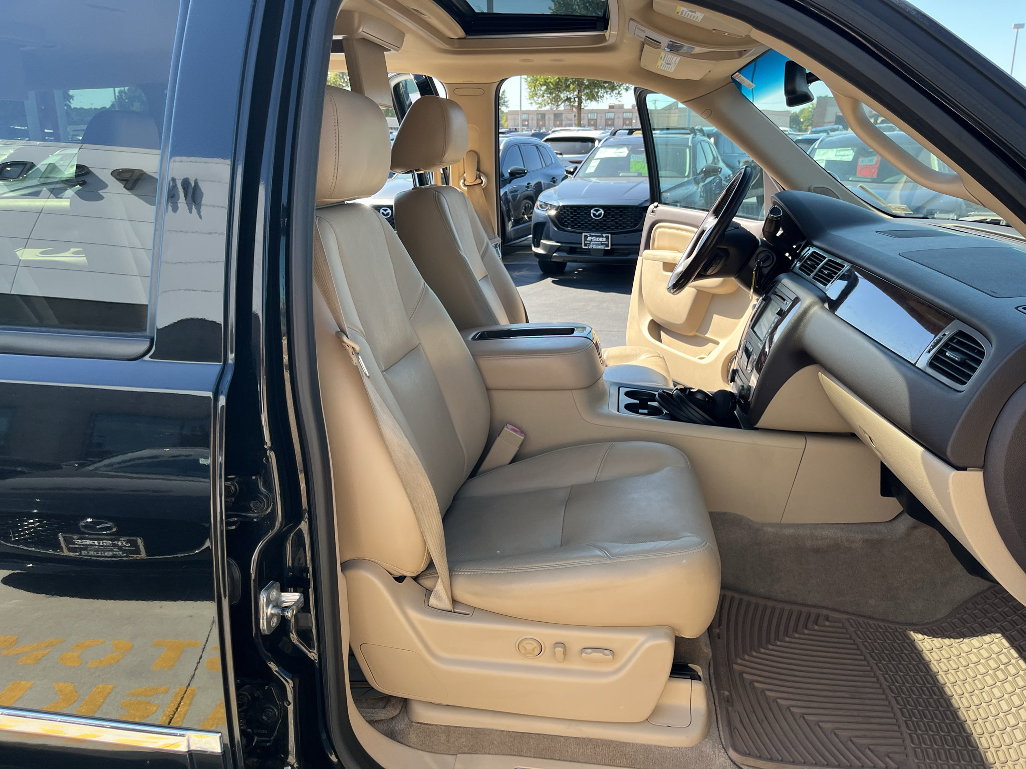 Used 2013 GMC Yukon XL Denali AWD/4WD image 40