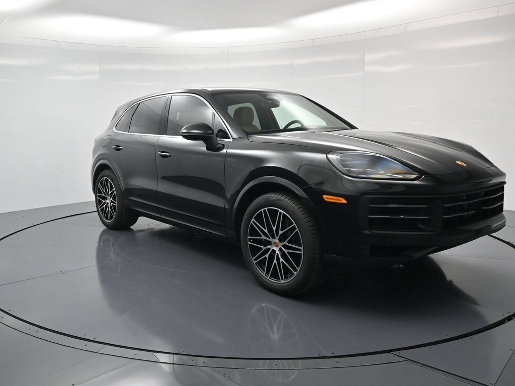 Used 2026 Porsche Cayenne AWD/4WD image 32