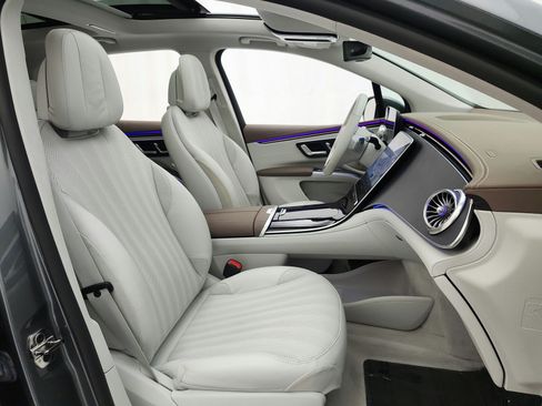 Certified 2023 Mercedes-Benz EQS 450+ SUV image 19