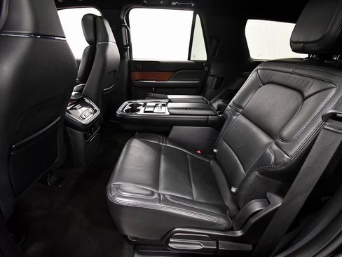 Used 2020 Lincoln Navigator Reserve w/ Equipment Group 208A image 16