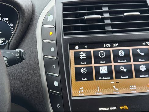 Used 2019 Lincoln MKC Premiere image 41