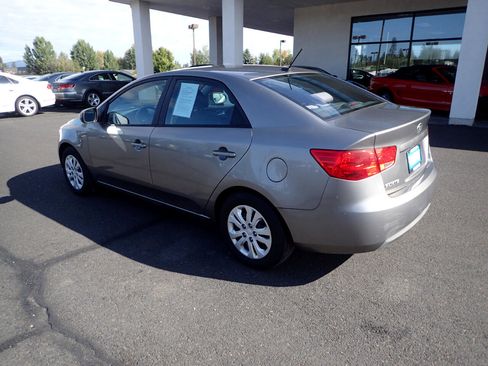 Used 2013 Kia Forte EX image 3