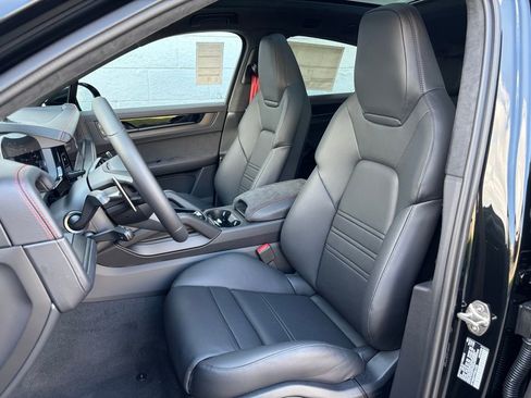 New 2026 Porsche Cayenne GTS AWD/4WD image 5