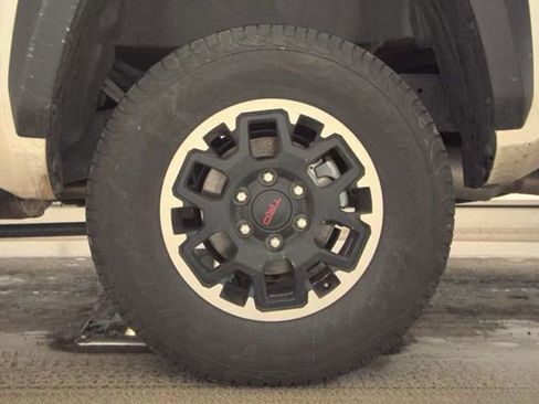 Used 2025 Toyota Tacoma TRD Off-Road image 17