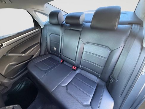 Used 2018 Volkswagen Passat 2.0T R-Line FWD image 15