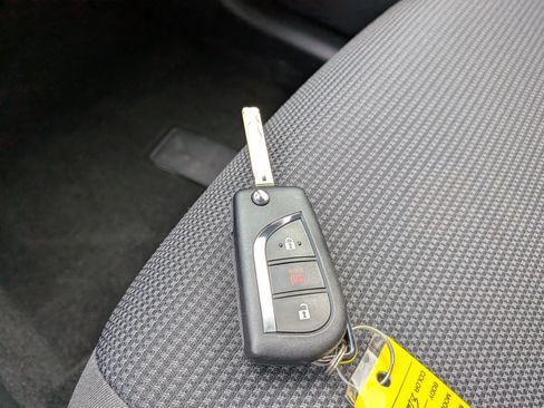 Certified 2025 Toyota RAV4 LE AWD/4WD image 34