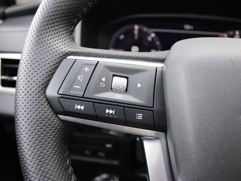 Used 2025 Mitsubishi Outlander SE image 27