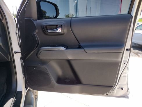 Used 2021 Toyota Tacoma TRD Sport w/ TRD Premium Sport Package AWD/4WD image 30