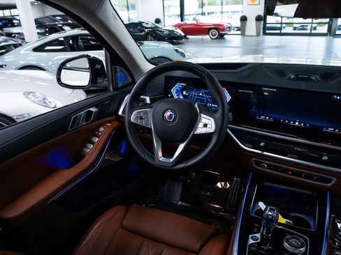 Used 2024 BMW ALPINA XB7 AWD/4WD image 11