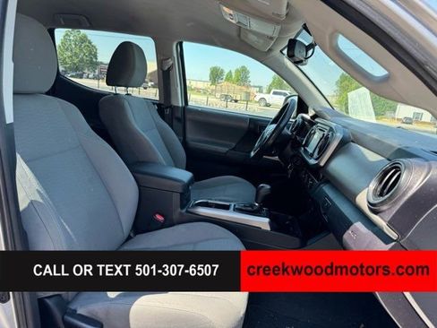 Used 2017 Toyota Tacoma SR5 w/ Tow Package RWD image 11