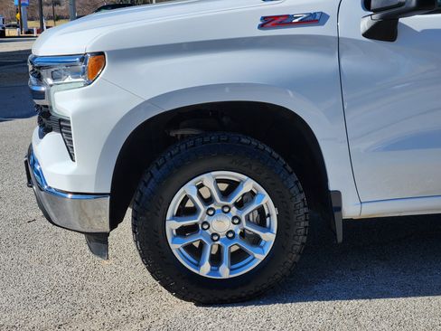 Certified 2023 Chevrolet Silverado 1500 LT w/ Z71 Off-Road Package image 8