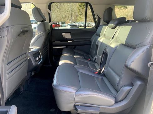 Used 2025 Ford Expedition Max Active image 12