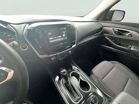 Used 2019 Chevrolet Traverse LS AWD/4WD image 26
