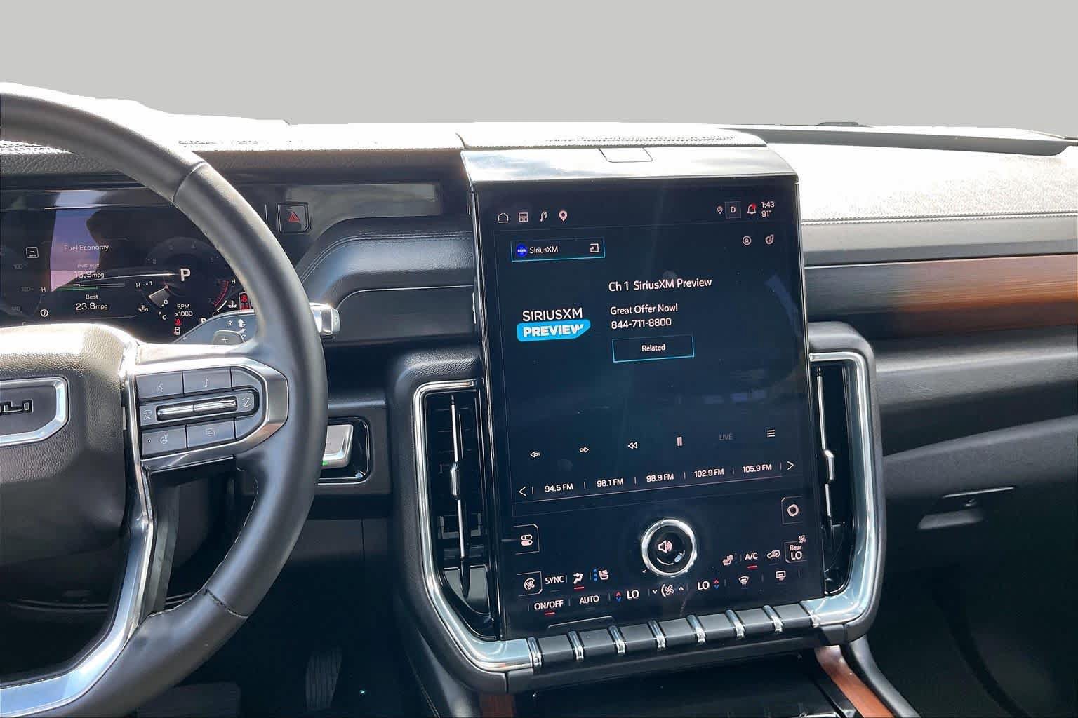 Used 2025 GMC Yukon Denali RWD image 7