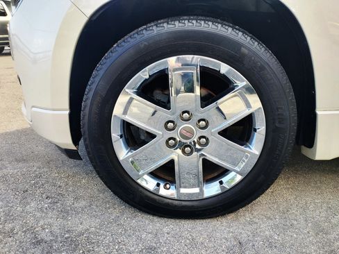 Used 2013 GMC Acadia Denali image 13