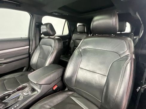 Used 2017 Ford Explorer Sport w/ Equipment Group 401A AWD/4WD image 5