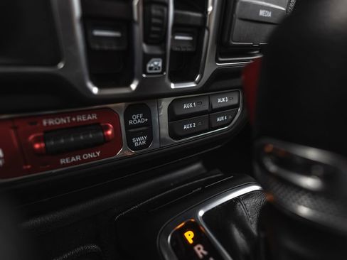 Used 2025 Jeep Wrangler Unlimited Rubicon AWD/4WD image 20