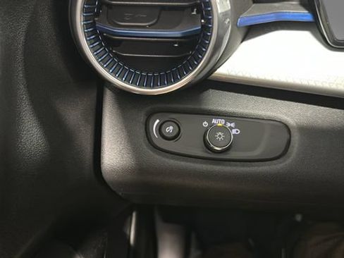 New 2026 Chevrolet Trax LT w/ Driver Confidence Package FWD image 12