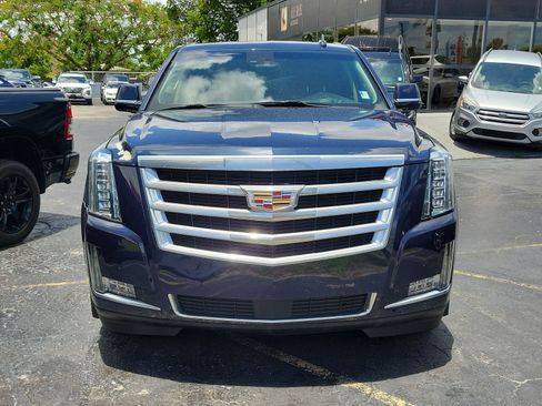 Used 2019 Cadillac Escalade ESV Premium Luxury AWD/4WD image 2