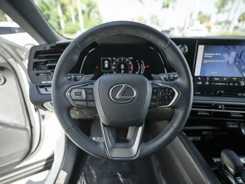 Used 2023 Lexus RX 350 Premium image 8