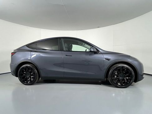 Used 2023 Tesla Model Y Long Range image 5