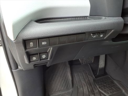 New 2026 Toyota Sienna XLE AWD/4WD image 10