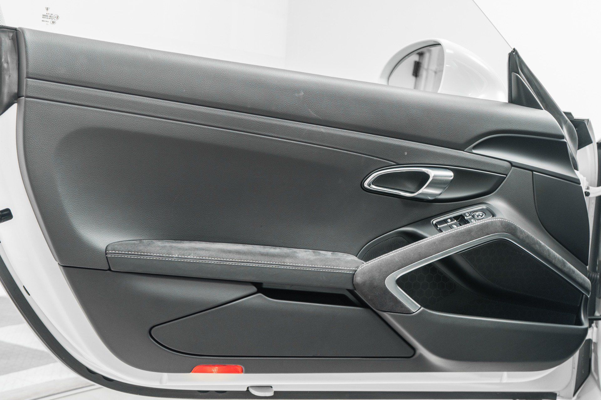Used 2018 Porsche 911 GT3 RWD image 38
