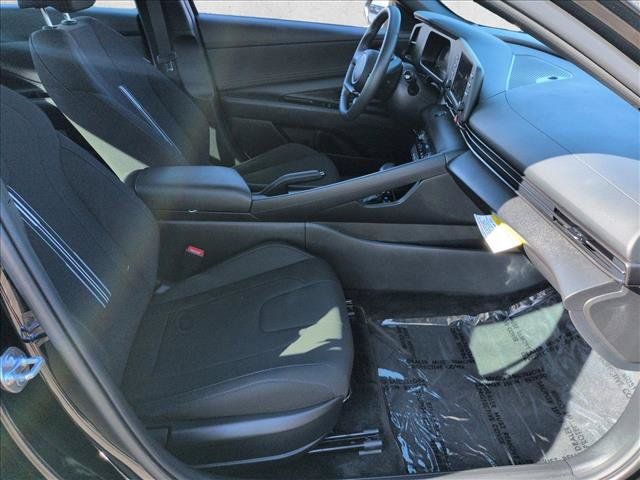 Used 2025 Hyundai Elantra Sport FWD image 26