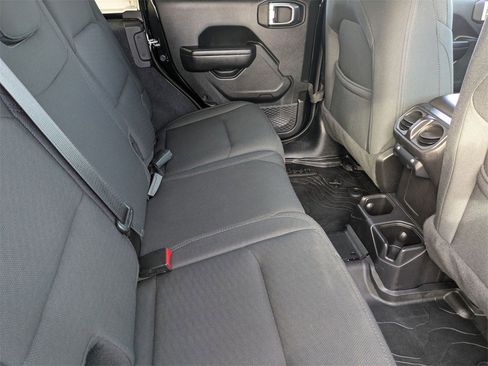 Used 2019 Jeep Wrangler Unlimited Sport S image 35