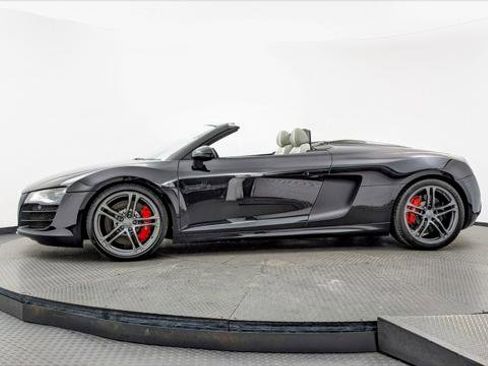 Used 2011 Audi R8 V10 w/ Enhanced Leather Pkg image 3