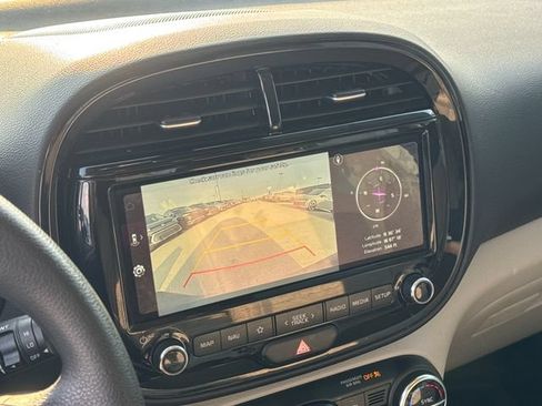Used 2022 Kia Soul S FWD image 18