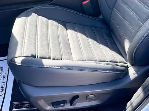 New 2026 Mitsubishi Outlander SE image 19