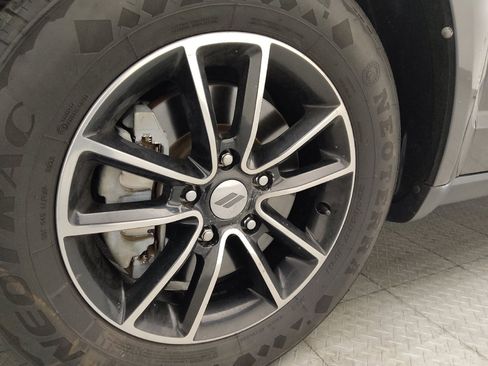 Used 2018 Dodge Journey SE w/ Connectivity Group FWD image 31