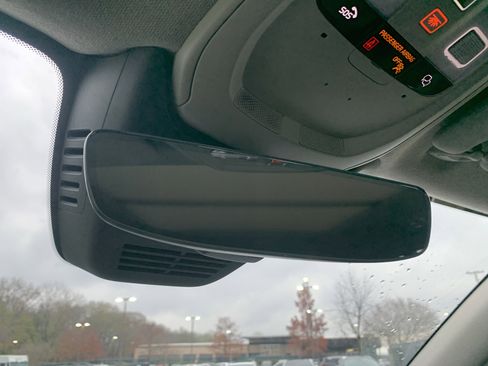 Used 2025 Volvo XC40 B5 Core image 26