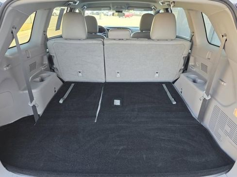 Used 2019 Toyota Highlander Plus image 12