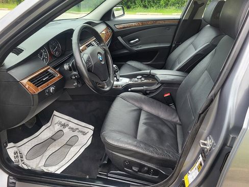 Used 2010 BMW 528i xDrive Sedan AWD/4WD image 9
