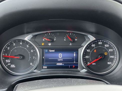 Used 2024 GMC Terrain SLE image 16