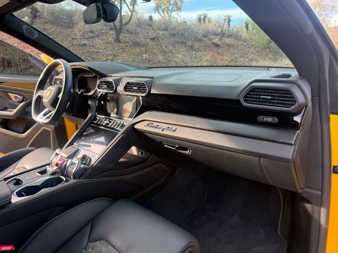 Used 2023 Lamborghini Urus S AWD/4WD image 19