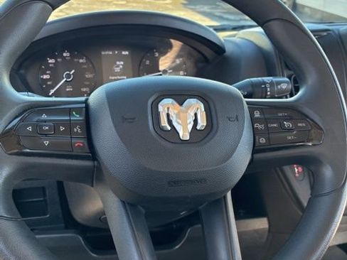 Used 2025 RAM ProMaster 2500 w/ Convenience Group image 24