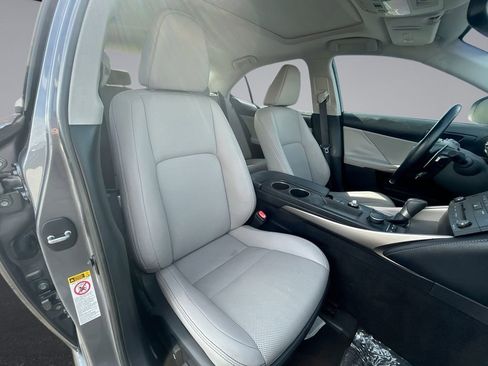 Used 2016 Lexus IS 200t RWD image 37