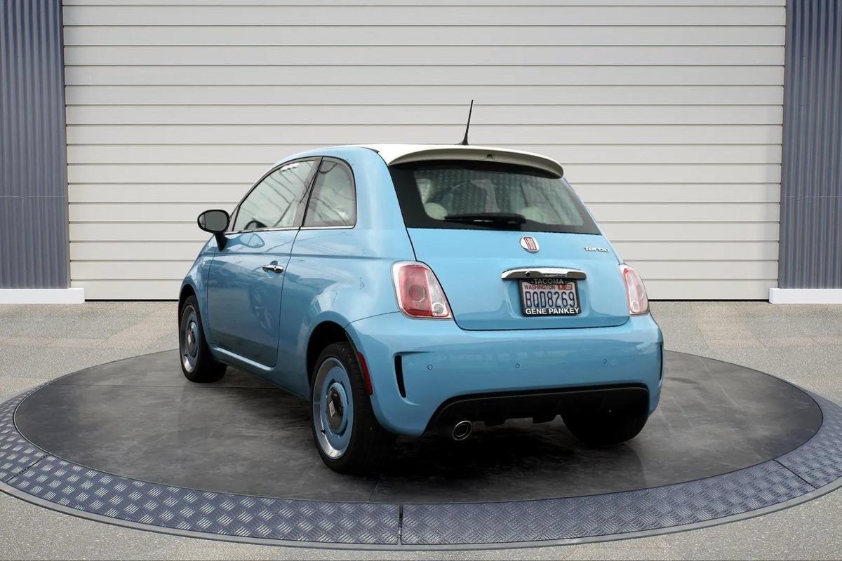 Used 2019 FIAT 500 Lounge FWD image 5