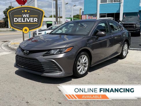 Used 2022 Toyota Camry LE FWD image 1