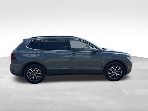 Used 2019 Volkswagen Tiguan SE FWD image 2