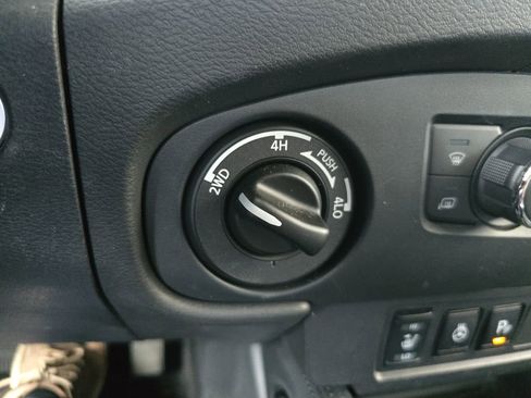 Used 2022 Nissan Frontier PRO-4X w/ Pro-4X Premium Package AWD/4WD image 19